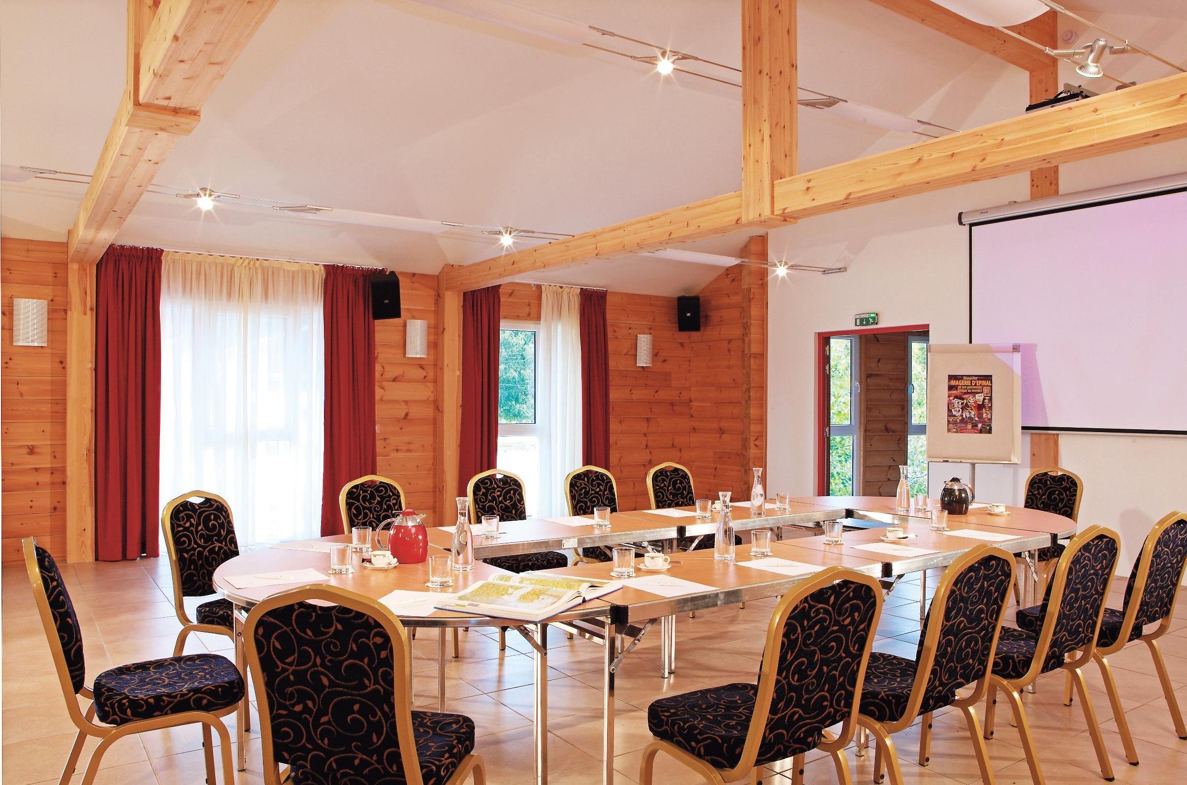 Logis Hotel & Restaurant Des Lacs Celles-sur-Plaine Exterior foto